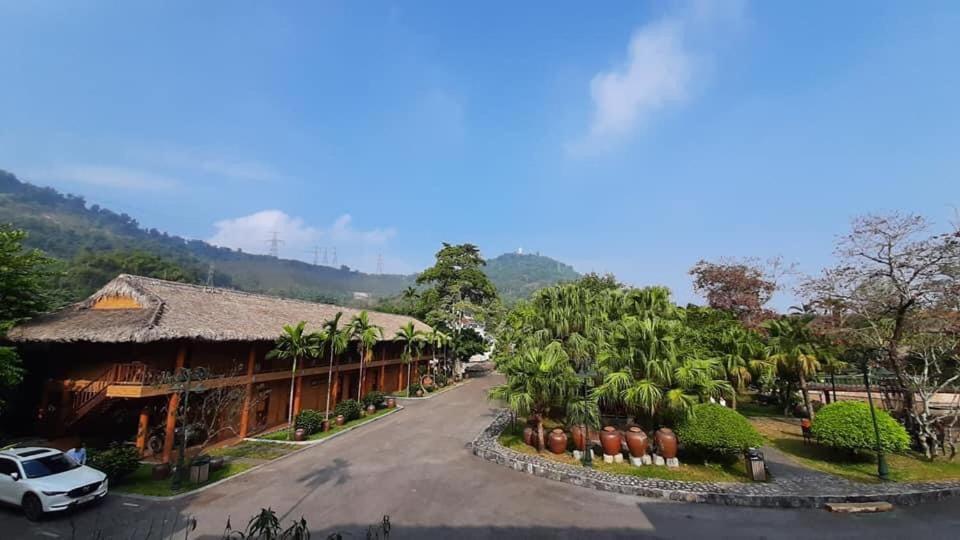 Hoa Binh Hotel Exterior photo