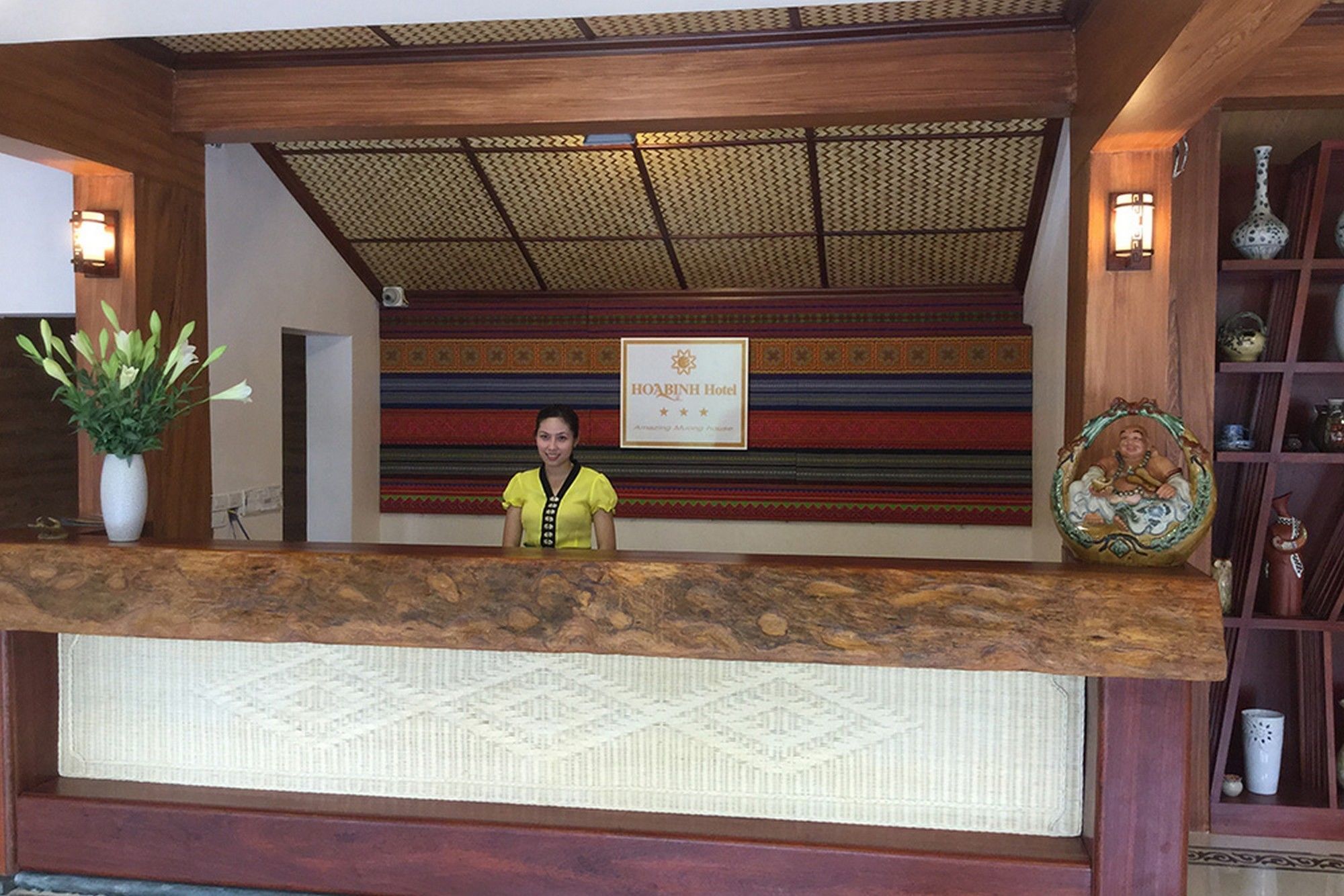 Hoa Binh Hotel Exterior photo