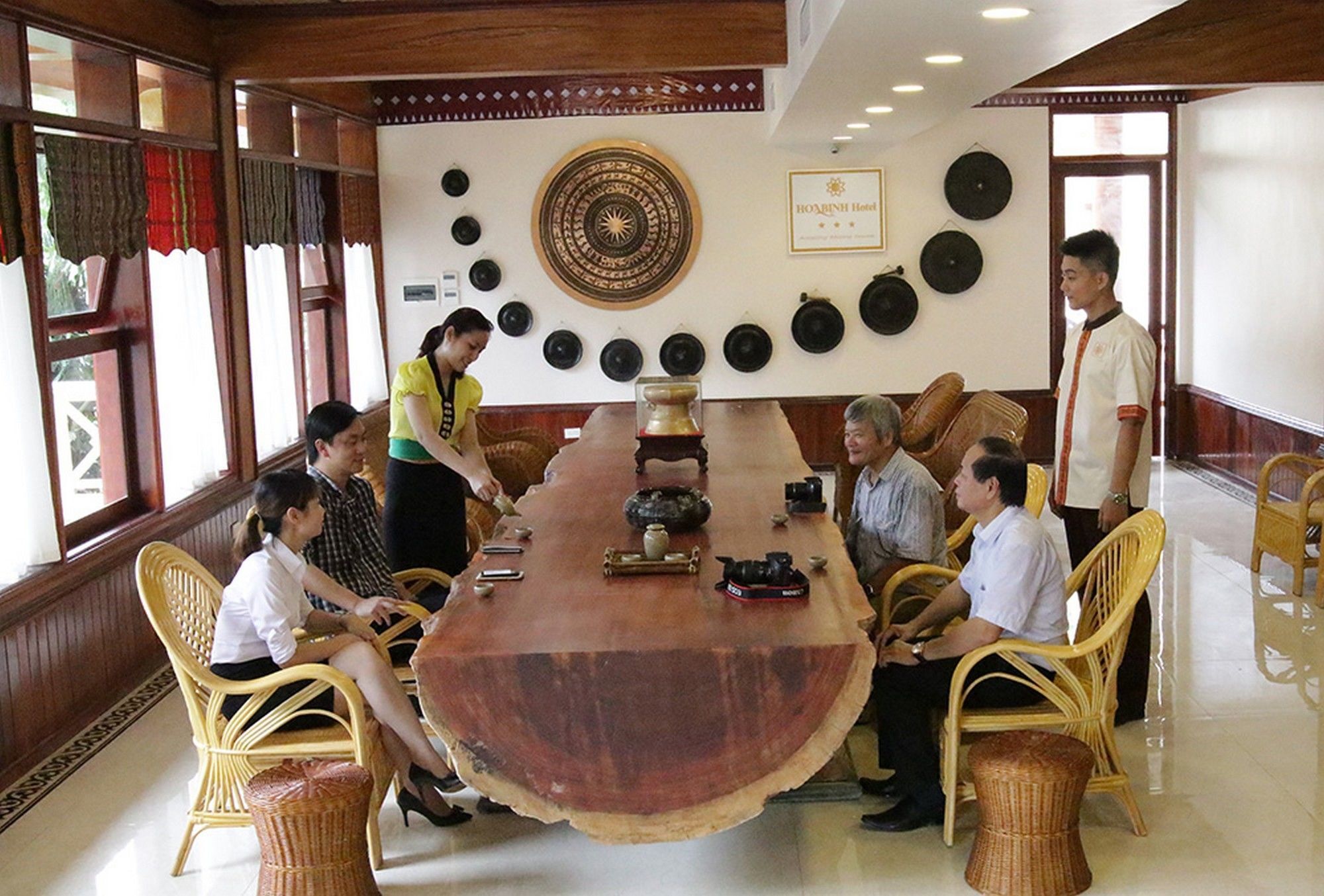 Hoa Binh Hotel Exterior photo